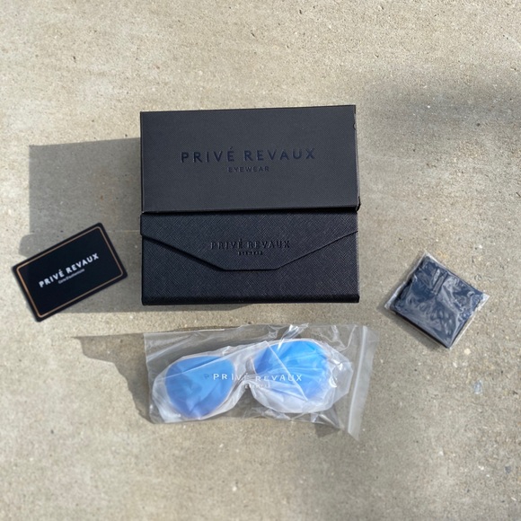 🕶 UNISEX Privé Revaux The Commando Sunglasses 🕶 - Picture 4 of 8